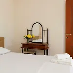 Glyfada || Nyaraló Parálion Ástros