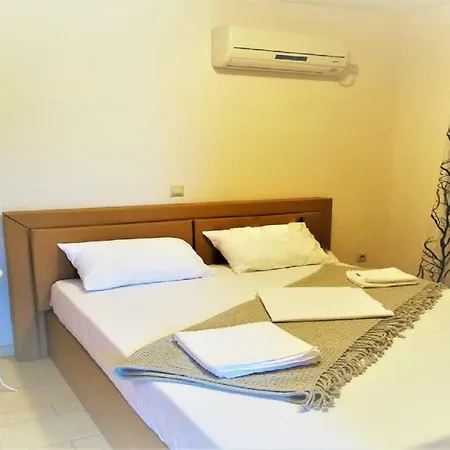 Glyfada || Parálion Ástros