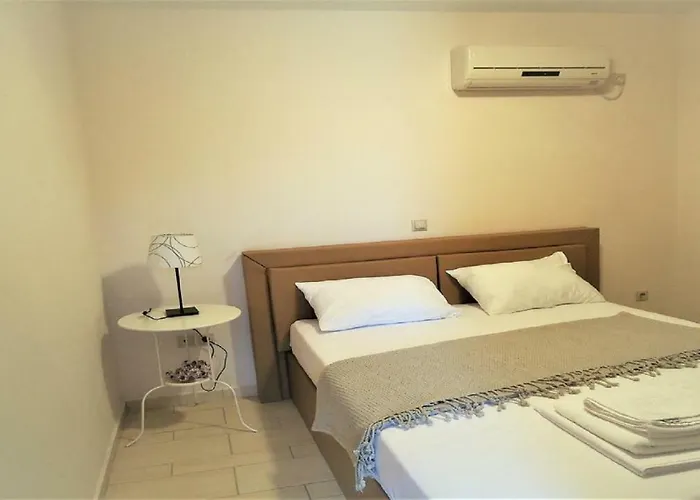 Glyfada || Parálion Ástros