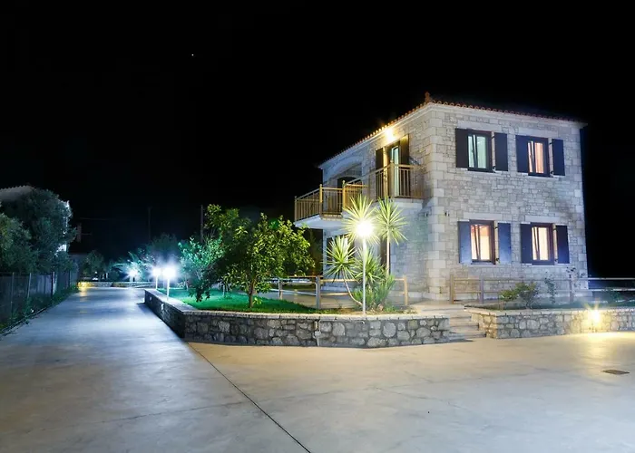 Glyfada || Parálion Ástros