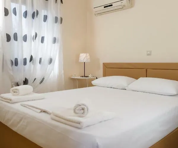 Glyfada || * Parálion Ástros