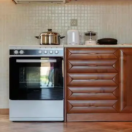 Glyfada || * Parálion Ástros