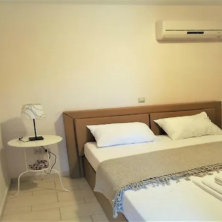 Glyfada || Parálion Ástros