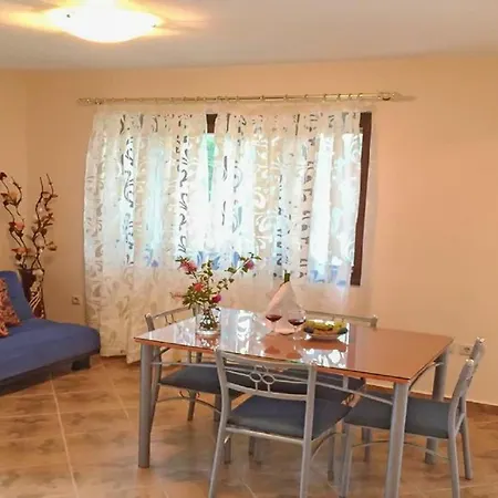 Feriehus Glyfada || *