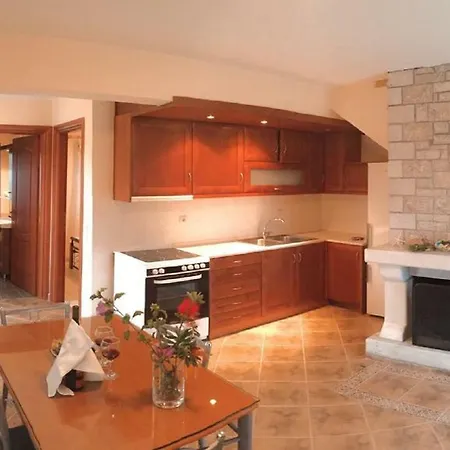 Glyfada || * Parálion Ástros