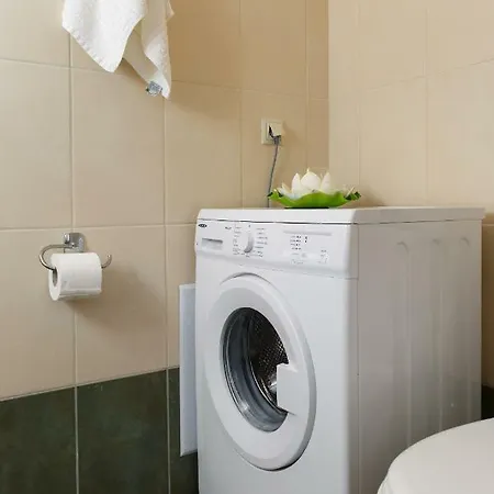 Glyfada || * Parálion Ástros