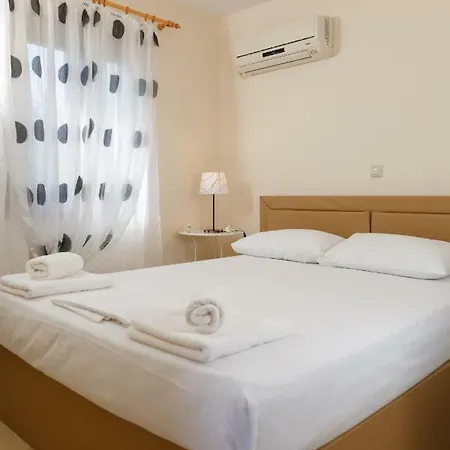 Glyfada || * Parálion Ástros