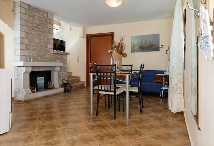 펜션 Glyfada || Parálion Ástros