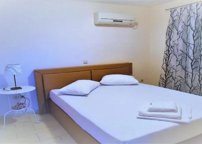 Glyfada || Parálion Ástros