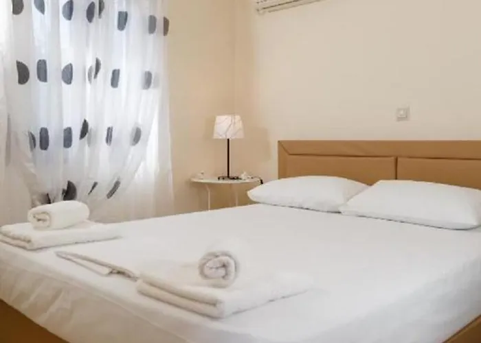 Glyfada || * Parálion Ástros