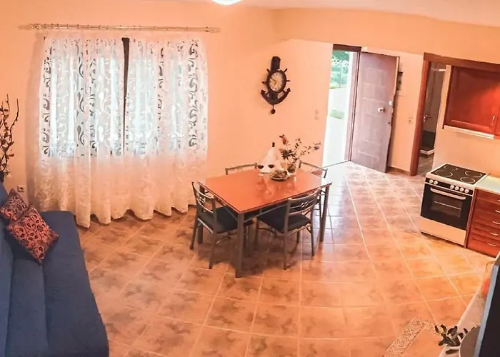 Glyfada || Parálion Ástros