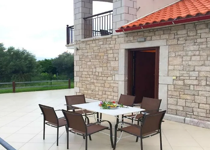 Glyfada || Дом отдыха