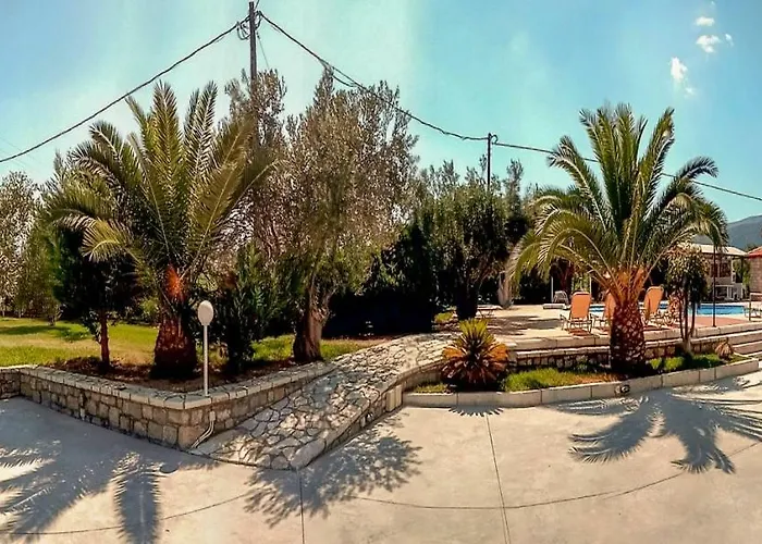 Glyfada || * Parálion Ástros