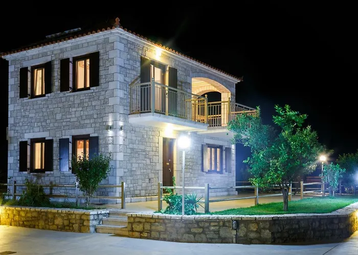 Glyfada || * Parálion Ástros