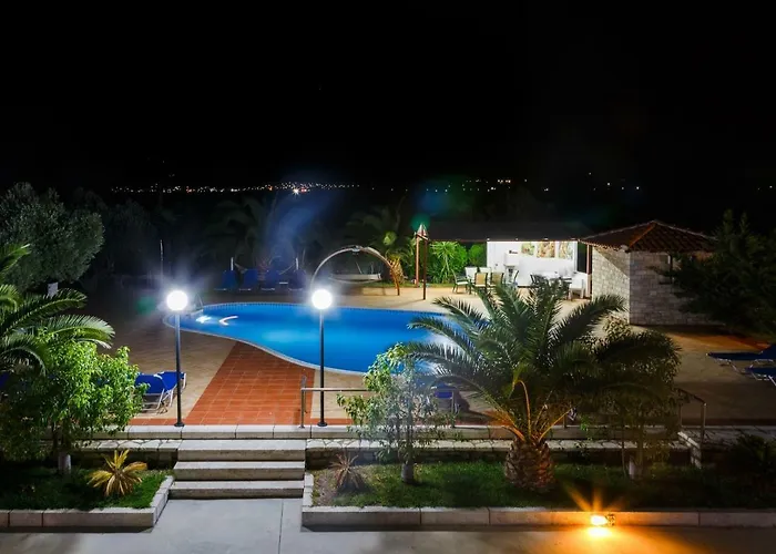 Glyfada || * Parálion Ástros