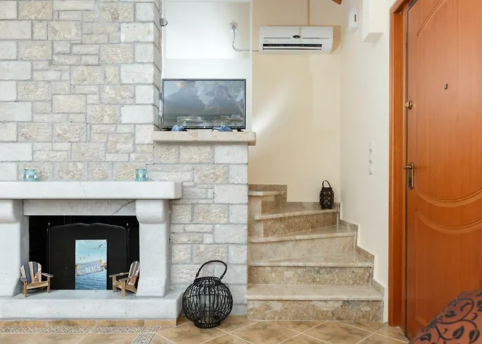 펜션 Glyfada || Parálion Ástros