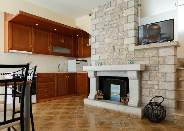 Glyfada || Parálion Ástros