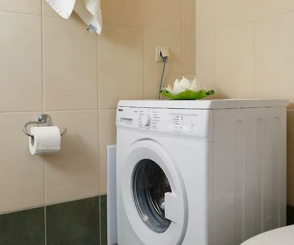 Glyfada || * Parálion Ástros